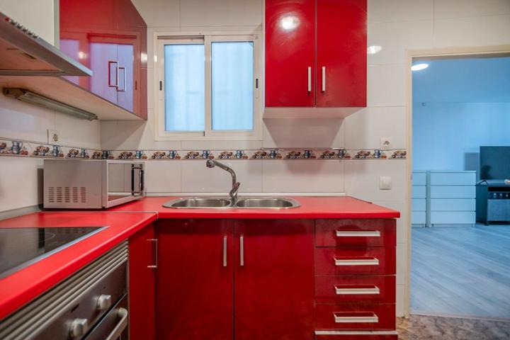 Piso reformado con ascensor en Rambla del Raval photo 0