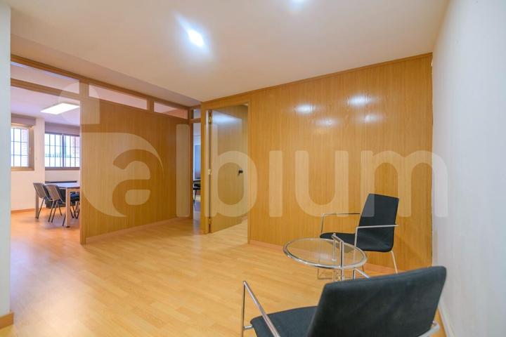 Oficina dúplex en la Nova Esquerra de l’Eixample, entre la Escola Industrial y la estación de Sants photo 0