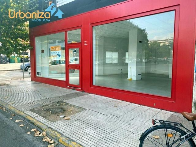 LOCAL BIEN ACONDICINADO CON GRANDES ESCAPARATES DE ESQUINA photo 0