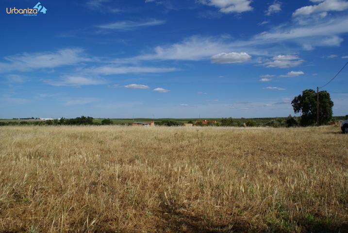 Terreno Urbanizable En venta en Pol. Ind. El Nevero, Badajoz photo 0