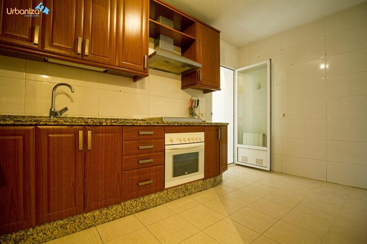 PISO EN VENTA EN AVENIDA MARIA AUXILIADORA, 3 DORMITORIOS, 2 BAÑOS, PATIO DE 60 M2. Y TRASTERO. photo 0