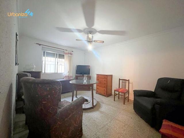 piso en planta baja bien acondicionado en maria auxiliadora con patio y terraza comunitaria photo 0