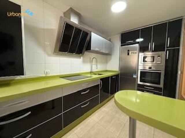 Apartamento 2 dormitorios con 2 baños amueblado con garaje photo 0