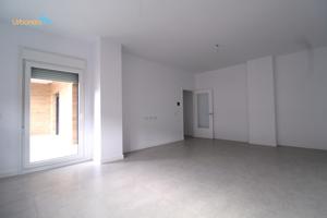 PISO DE LUJO EN JESUS RINCÓN JIMENEZ 4 DORMITORIOS + 2 BAÑOS + GARAJE + TRASTERO + 15 M2 DE TERRAZA photo 0