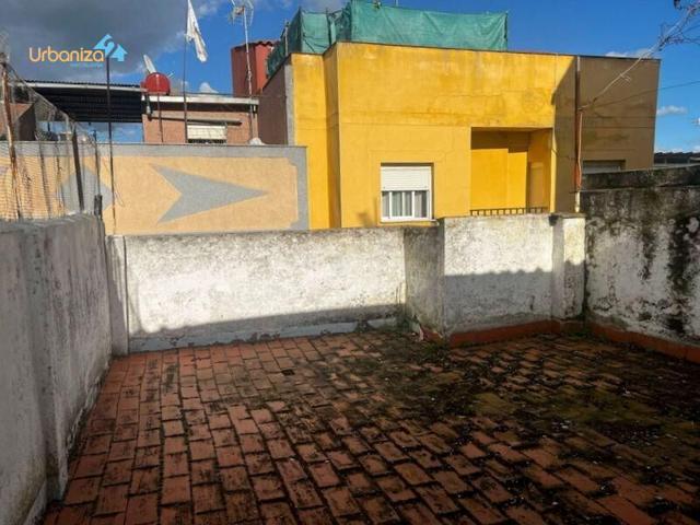 casa en antonio domnguez con sotano terraza y amplio trastero para reformar photo 0