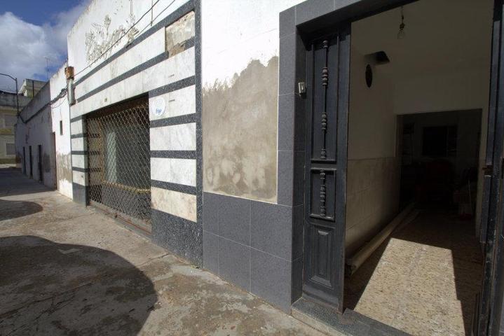 SE VENDE CASA INDEPENDIENTE DE 232 M2 EN PLANTA PARA REFORMAR COMPLETAMENTE. photo 0