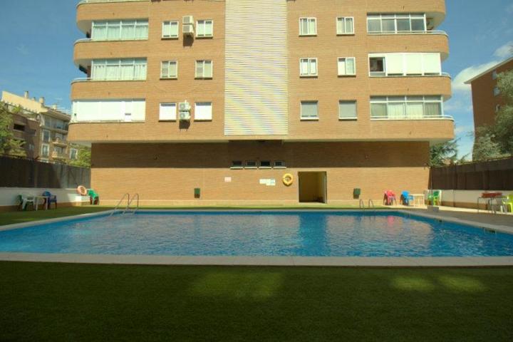 NOVEDAD!! PISO DE 4 DORMITORIOS, 2 BAÑOS, PISCINA Y BALCON. PARA ENTRAR A VIVIR!! photo 0