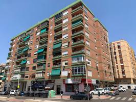 VIVIENDA DE 4 DORMITORIOS Y DOS BAÑOS EN EL CENTRO DE BADAJOZ. photo 0