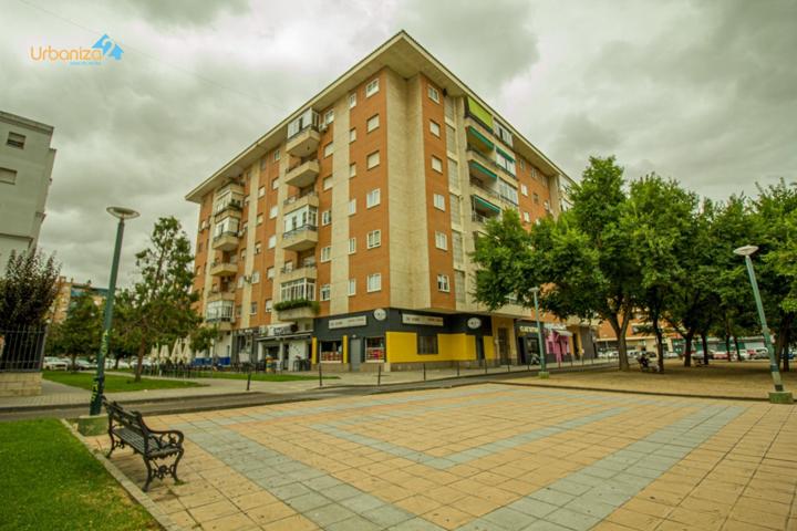 VIVIENDA DE ESTUDIANTES DE 4 DORMITORIOS EN VALDEPASILLAS photo 0