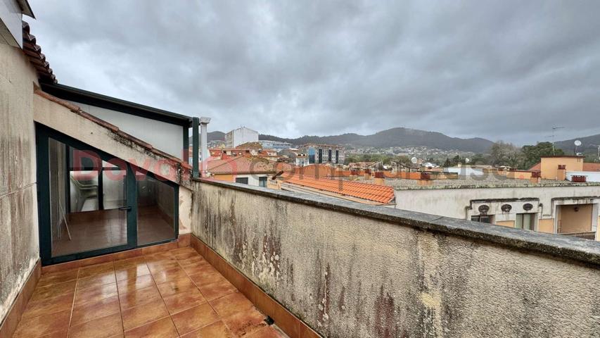 ¡Gran oportunidad en Cangas! Vivienda con trastero y amplias posibilidades de reforma photo 0
