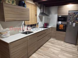 ¡Gran Oportunidad! Casa rústico-moderna a precio de piso en un paraje natural con buenas conexiones photo 0