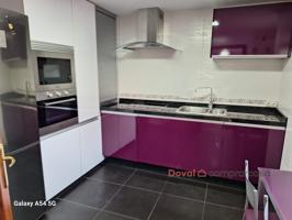 Casa en alquiler en Ponteareas con jardín, terraza y amplio patio photo 0