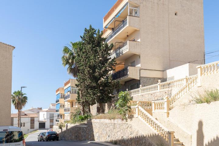 Oportunidad de Inversión en Motril: Local con Potencial de Cambio de Uso a Vivienda photo 0