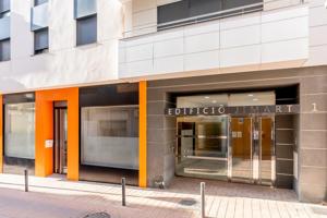 ¡Plaza de garaje con trastero en pleno centro comercial de Motril! photo 0
