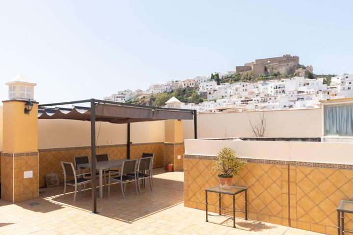 🏡 Ático Exclusivo con COCHERA cerrada en el Corazón de Salobreña ¡Una oportunidad única que no volverás a encontrar! photo 0