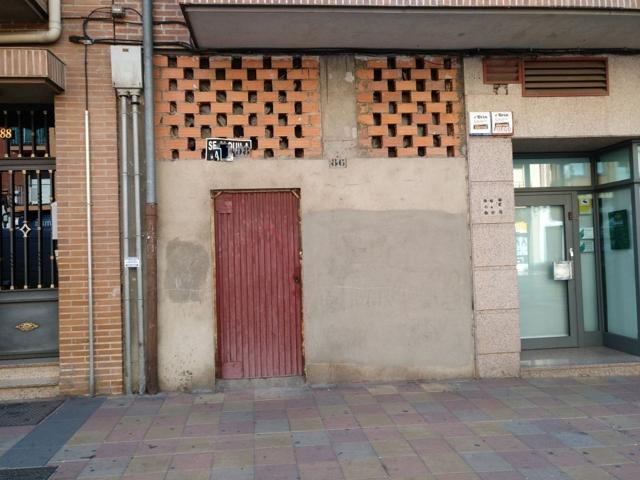 ALQUILER.-.JOSE ZORRILLA.-.EN BRUTO.-.SALIDA DE HUMOS photo 0