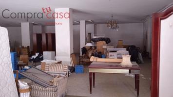 VENTA DE GRAN LOCAL COMERCIAL - TRASTEROS Y GARAJES photo 0