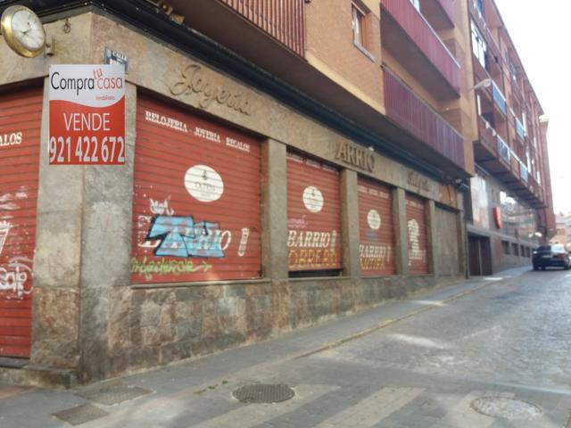 LOCAL EN ESQUINA EN PLENO CENTRO photo 0