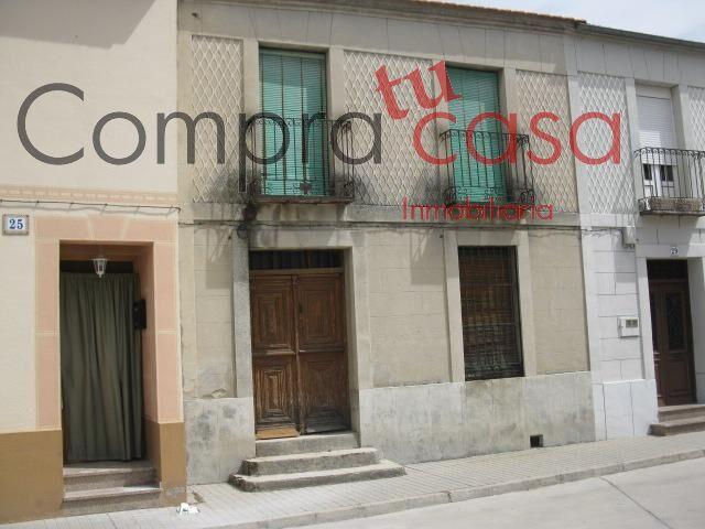 VENTA CASA CON PATIO EN NAVAS DE ORO.-.SEGOVIA photo 0
