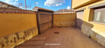 MAGNÍFICA VIVIENDA ADOSADA EN VARVERDE DEL MAJANO photo 0