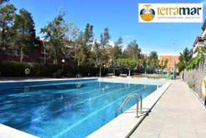SPACIOUS APARTMENT + PARKING AND POOL IN CASTELLDEFELS - CANYARS AREA photo 0