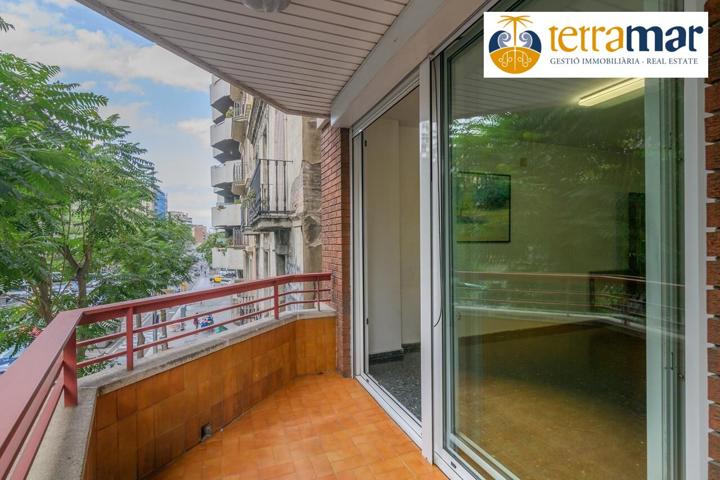AMPLIO PISO 4 HABITACIONES JUNTO A PASEO SANT JOAN - BARCELONA - EIXAMPLE photo 0