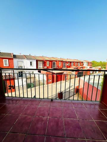 Unifamiliar Pareada En venta en Andalucia, Pilas photo 0