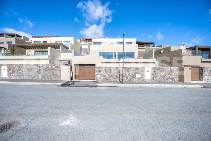 Unifamiliar En venta en Salobre Golf, San Bartolome De Tirajana photo 0