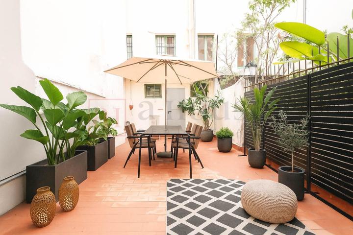 PISO FRENTE AL PALAU DE LA MÚSICA CON TERRAZA photo 0