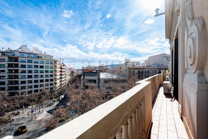 PISO ÚNICO CON GRAN BALCÓN EN FINCA REGIA EN ''L' ESQUERRA DE L' EIXAMPLE' photo 0