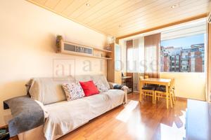 PISO EN POBLENOU PARA ENTRAR A VIVIR photo 0