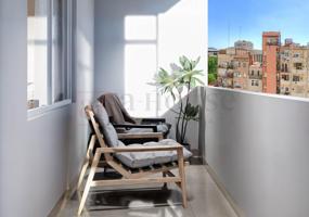 PISO REFORMADO CON BALCÓN EN L'EIXAMPLE photo 0