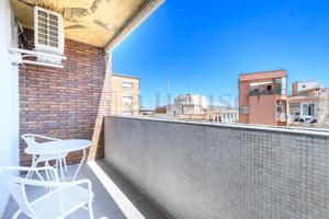 PISO REFORMADO CON BALCÓN EN L'EIXAMPLE photo 0