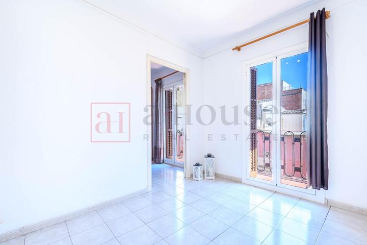 PISO PARA REFORMAR CON EXCELENTE UBICACIÓN Y DOBLE ORIENTACION EN LA VILA DE GRACIA photo 0