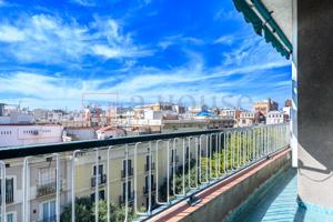 PISO ALTO CON ORIENTACIÓN SUR EN SANT ANTONI photo 0
