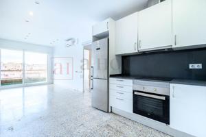 PISO ALTO CON ORIENTACIÓN SUR EN L' EIXAMPLE photo 0