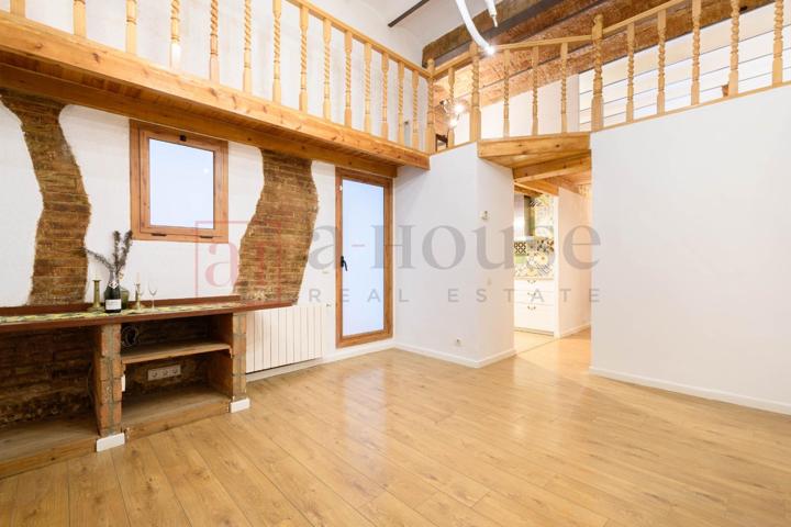 DÚPLEX REFORMADO EN FINCA REGIA EN EL POBLE-SEC photo 0