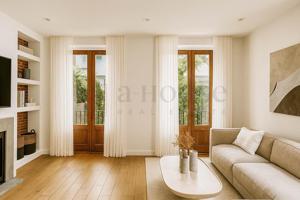 PISO EXTERIOR DE ALTO STANDING CON DOS BALCONES REFORMADO EN MALASAÑA photo 0