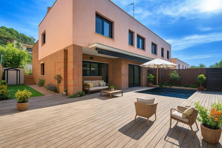 Preciosa casa en complejo de Les Botigues de Sitges photo 0