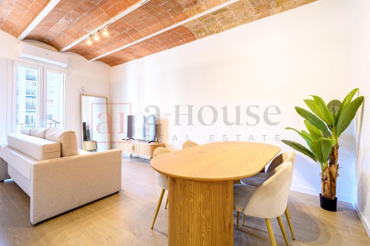 PISO REFORMADO CON BALCÓN CON EXCELENTE UBICACIÓN EN SAGRADA FAMILIA photo 0