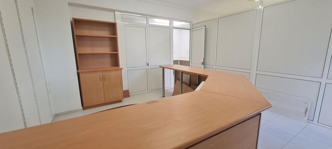 Casa En venta en Calle De Santa Uxía De Ribeira, 2, Campus Norte - S.caetano, Santiago De Compostela photo 0