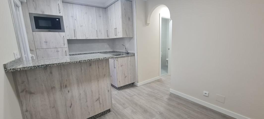 Piso En venta en Calle De Laverde Ruiz, 5, Ensanche - Sar, Santiago De Compostela photo 0