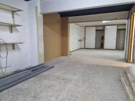 Local comercial de 120m2 en venta en Gràcia photo 0