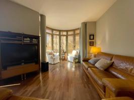 Piso de 3 habitaciones, 2 baños, 2 balcones y trastero en venta en calle Girona photo 0