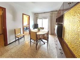 Piso de 4 habitaciones, balcón, ascensor y parquin en venta en Esplugues de Llobregat photo 0