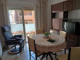 Piso de 4 habitaciones, balcón, ascensor y parquin en venta en Esplugues de Llobregat photo 0