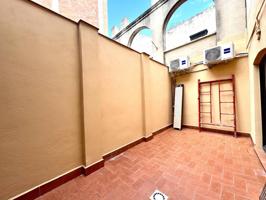 PISO EN VENTA CON HERMOSA TERRAZA SOLEADA EN SANTS photo 0