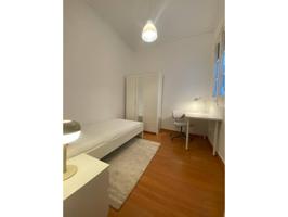 HABITACION EN GRACIA. UBICACIÓN INMEJORABLE, METRO DIAGONAL L3 y L5! photo 0