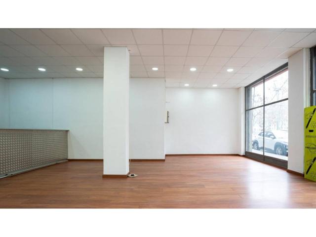 LOCAL COMERCIAL EN VENTA EN LA PAU photo 0