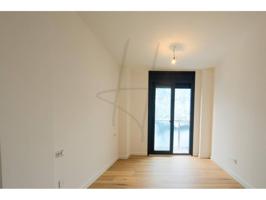 PISO CON PATIO EN VENTA EN CORNELLA photo 0